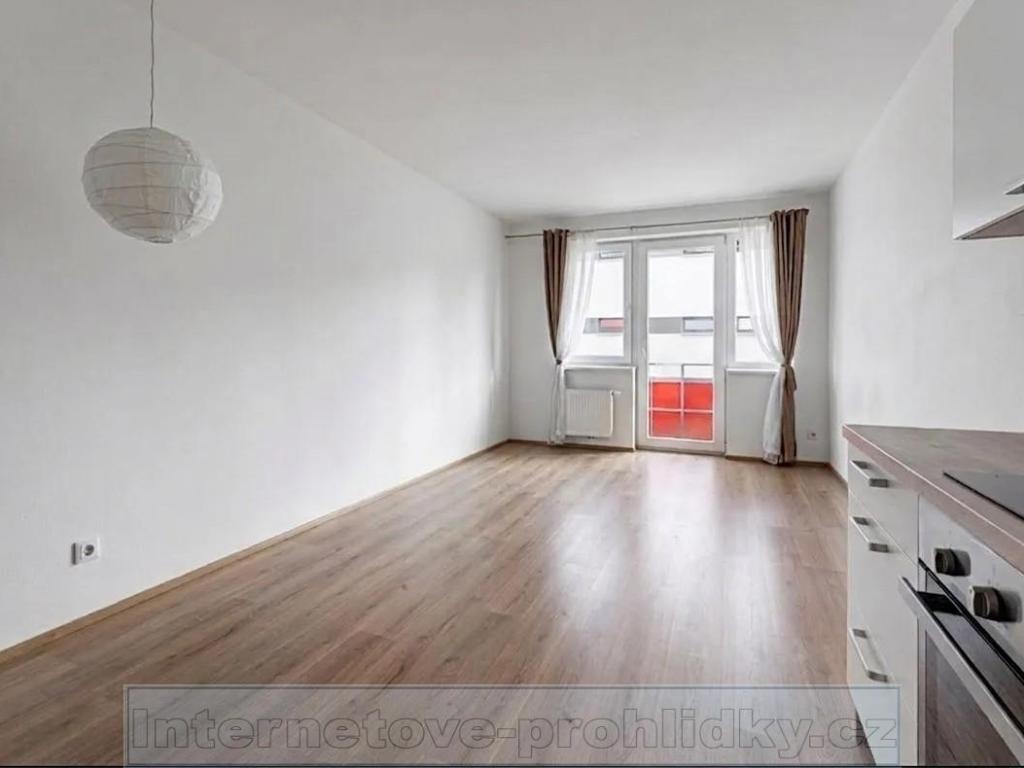 Pronájem bytu 1+kk 35 m2