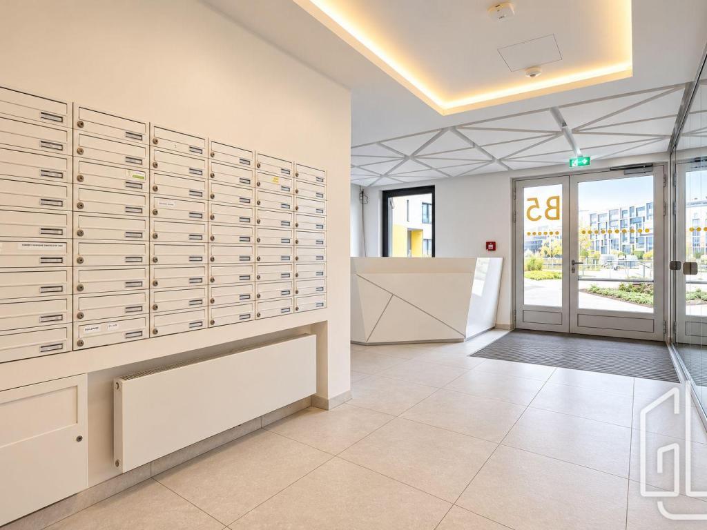 Pronájem bytu 2+kk 60 m2, Praha – náhled fotky 12