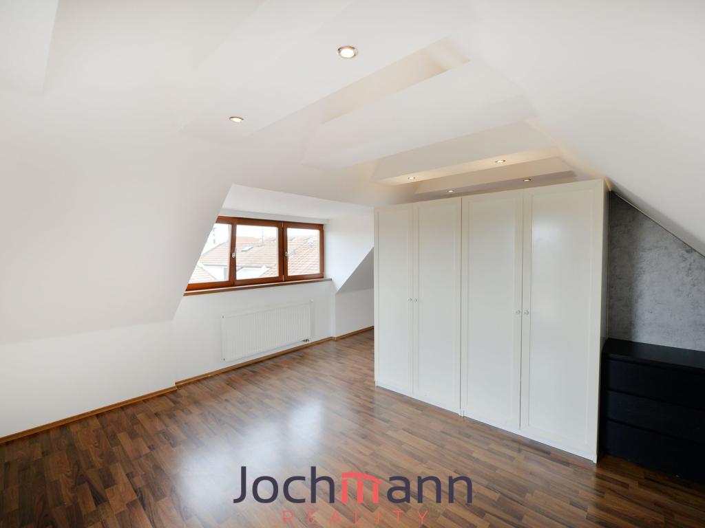 Pronájem bytu 1+kk 62 m2