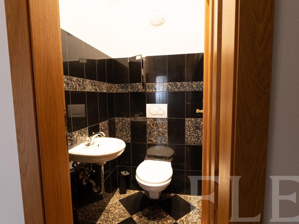 Pronájem bytu 3+1 117 m2, Praha – náhled fotky 17