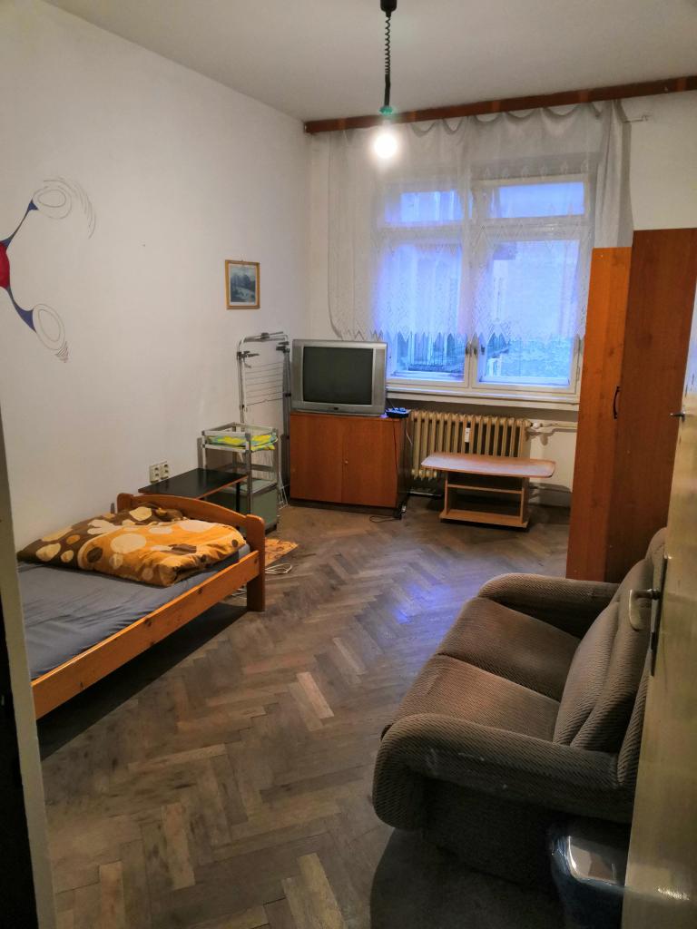 Pronajem bytu celý pokoj 15 m2