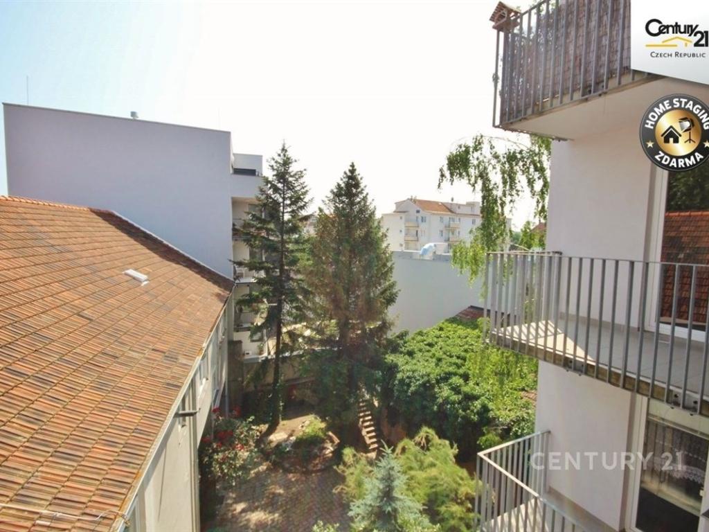 Pronájem bytu 1+kk 40 m2
