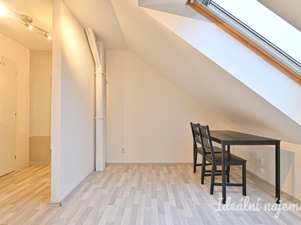 Pronájem bytu 2+kk 40 m2