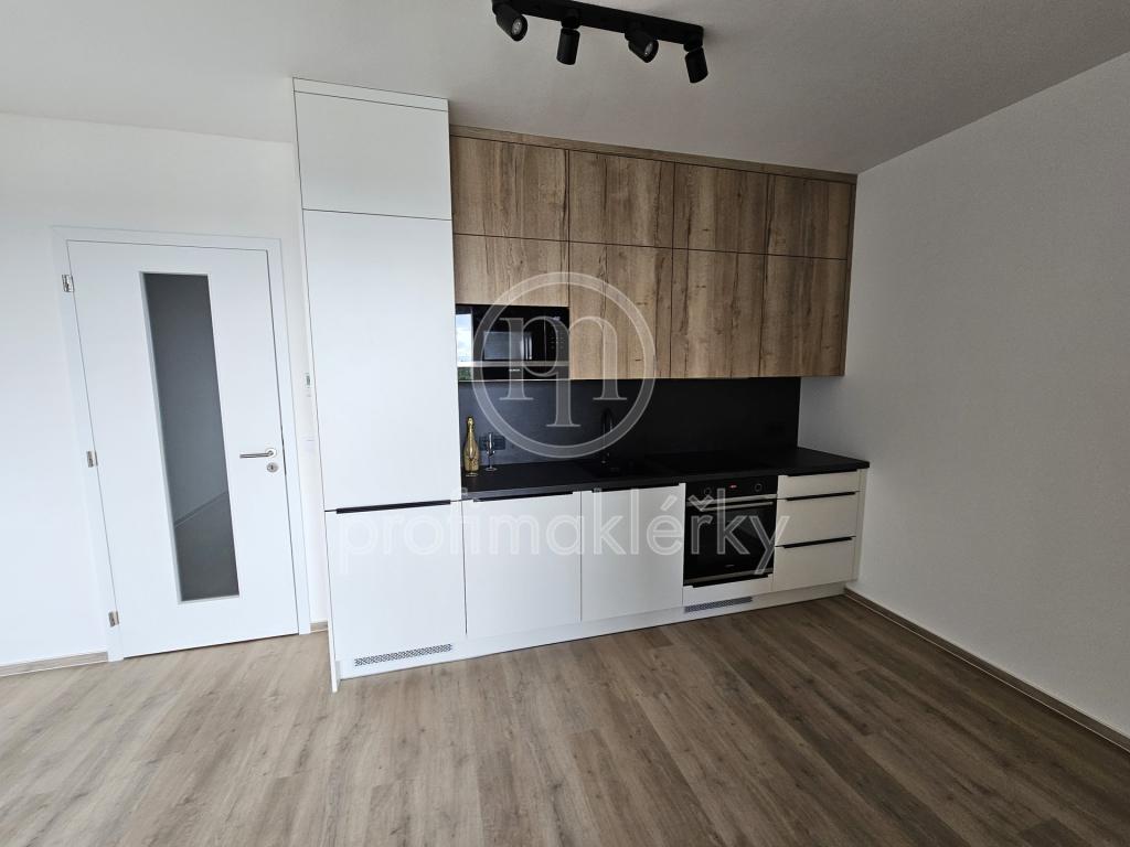 1-room apartment for rent · 37 m² · Brno — 701 €/mo