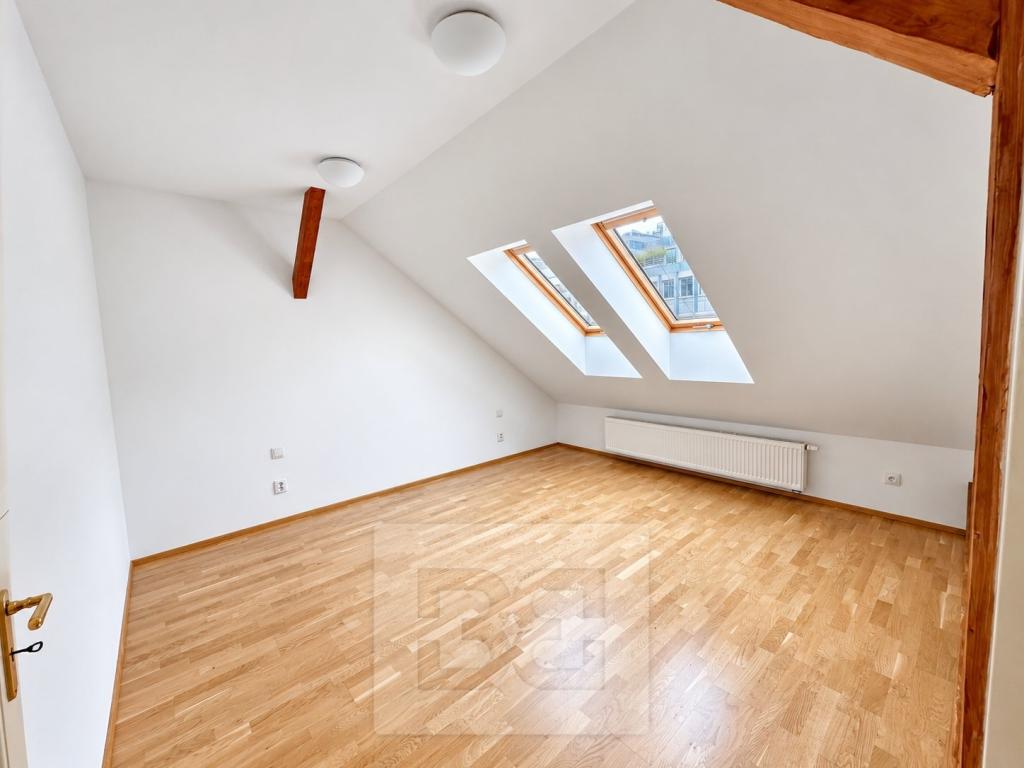 Pronájem bytu 2+kk 72 m2, Praha – náhled fotky 9