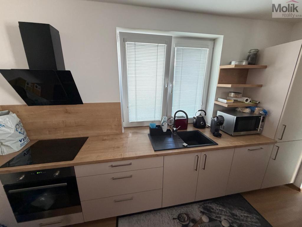 Pronájem bytu 3+kk 74 m2