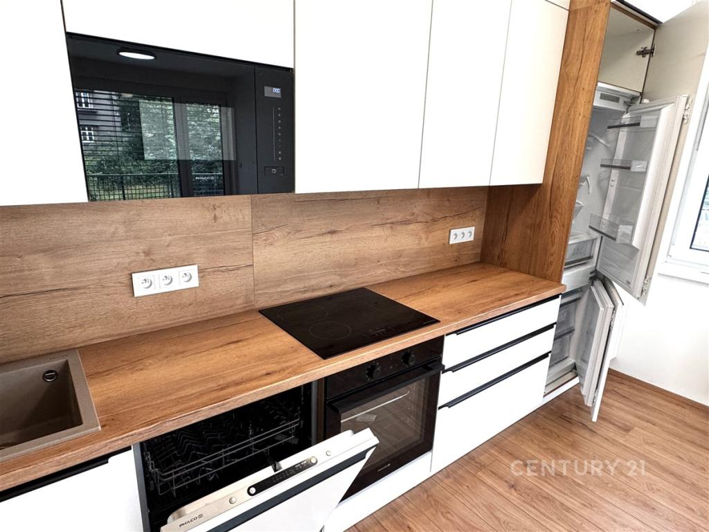 Pronájem bytu 3+kk 82 m2