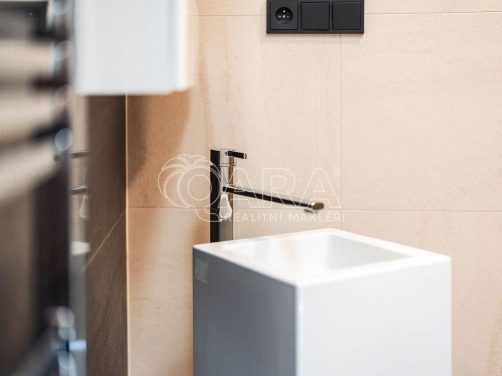 Pronájem bytu 5+kk 335 m2, Praha – náhled fotky 18