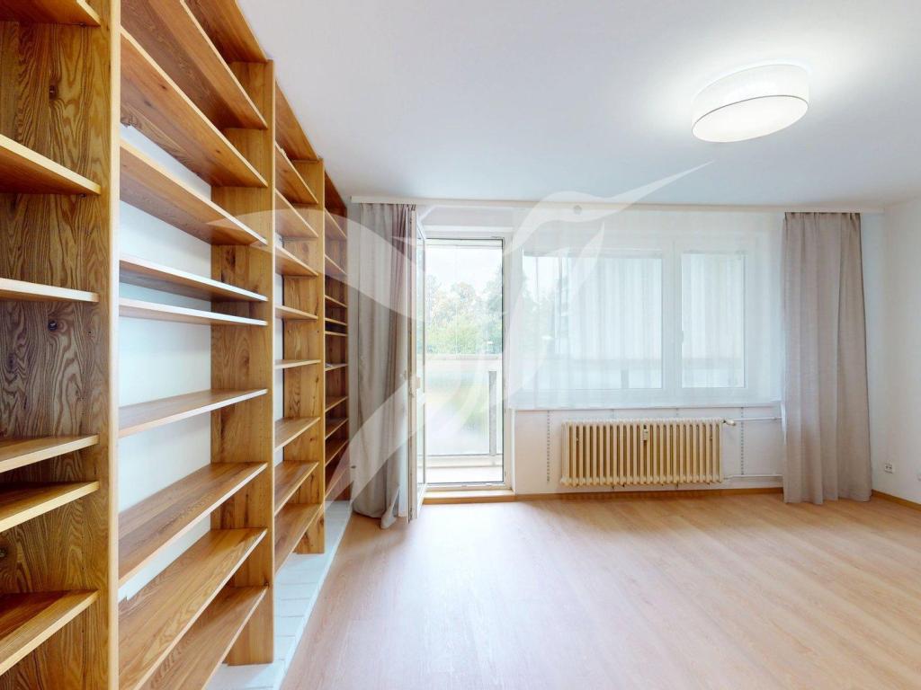 Pronájem bytu 3+1 69 m² – pohled 2