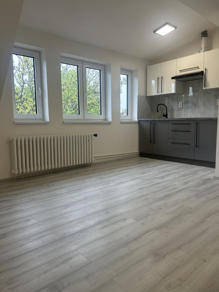 Pronájem bytu 1+kk 32 m2