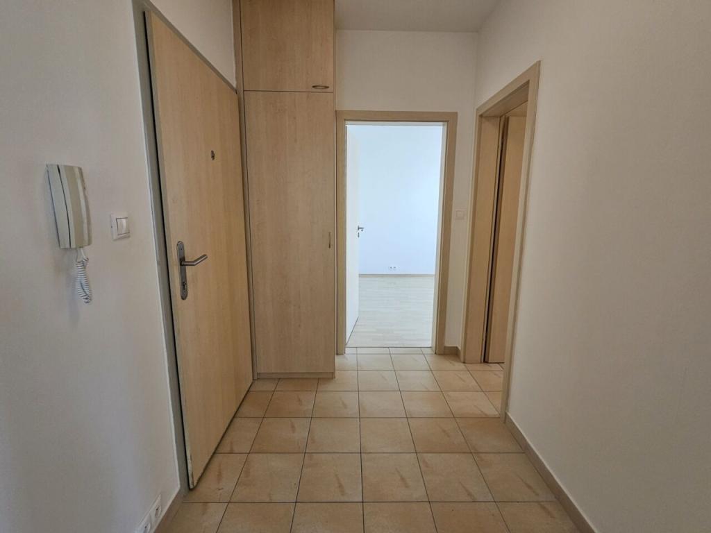 Pronájem bytu 2+kk 65 m2, Praha – náhled fotky 22