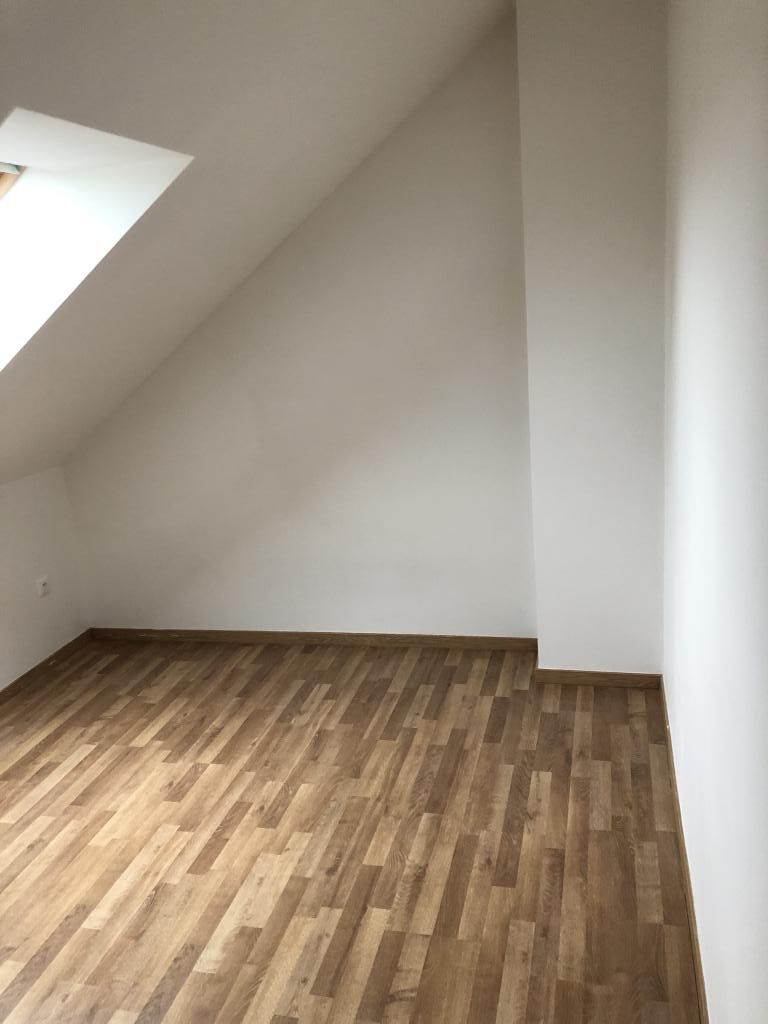 Pronajem bytu celý pokoj 77 m2