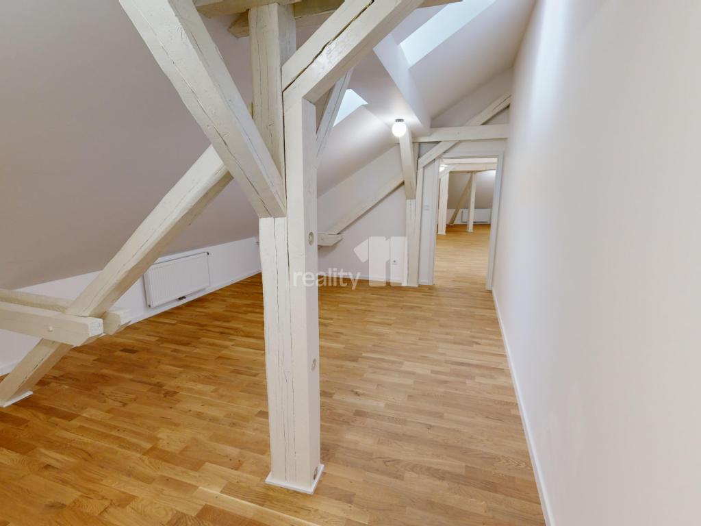 Pronájem bytu 2+kk 151 m2