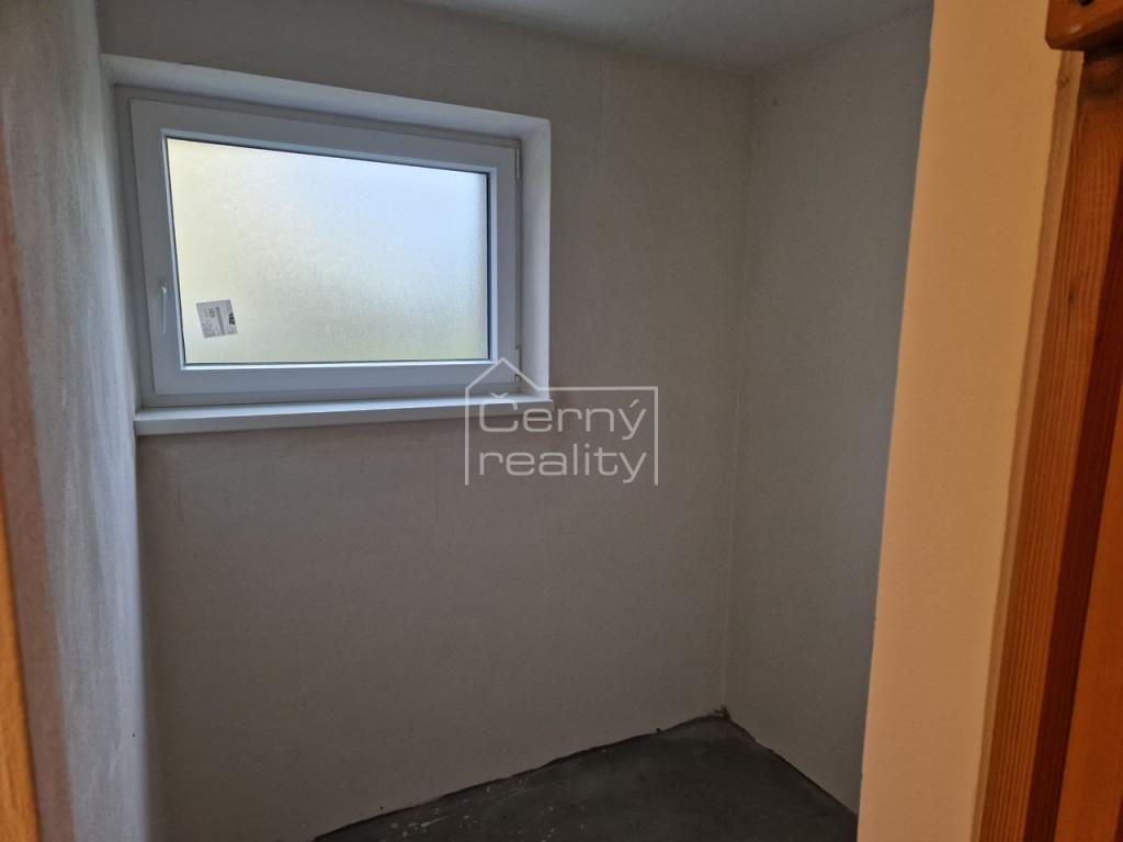 Pronájem bytu 2+1 55 m2, Sezemice – náhled fotky 24
