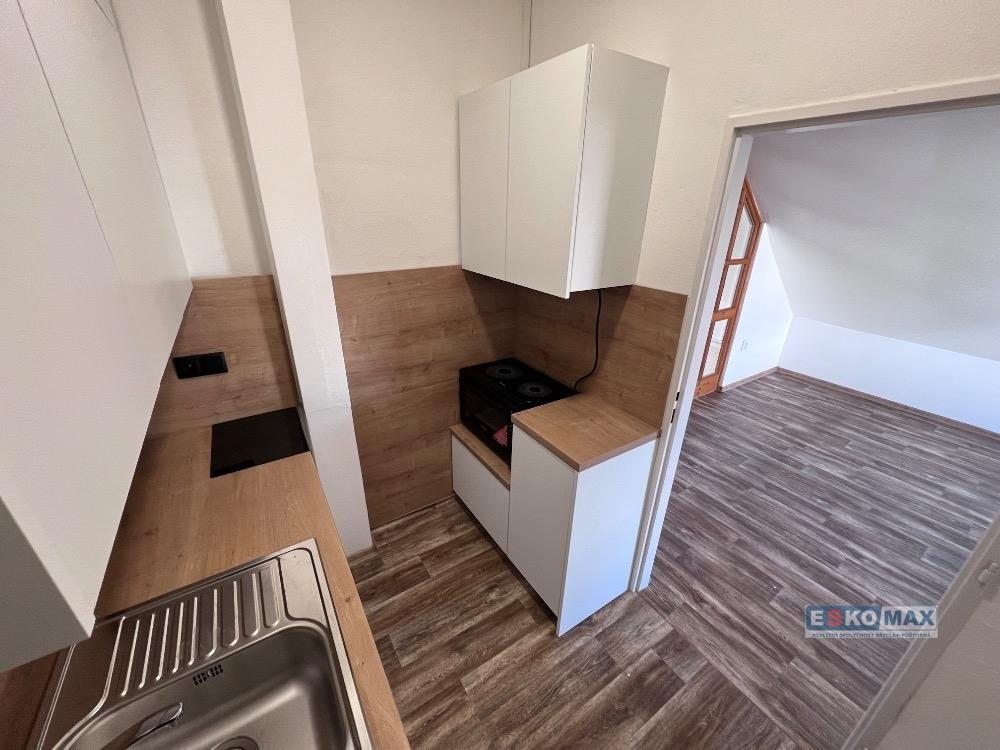 Pronájem bytu 2+1 100 m2