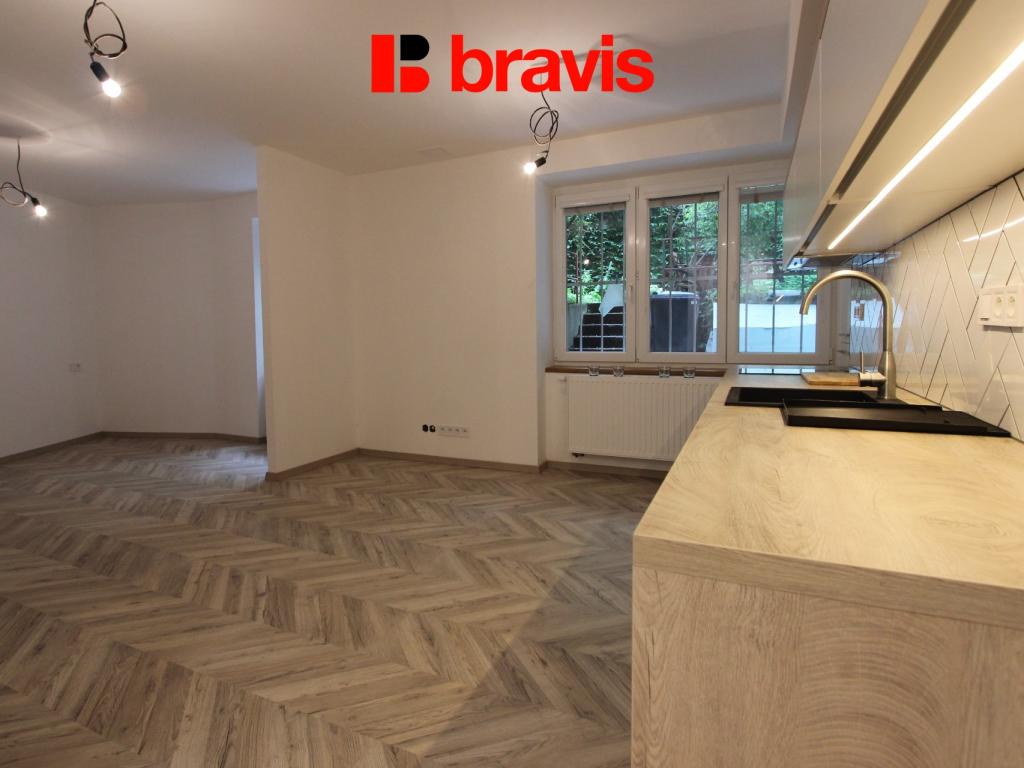 Pronájem bytu 2+kk 45 m² – pohled 3