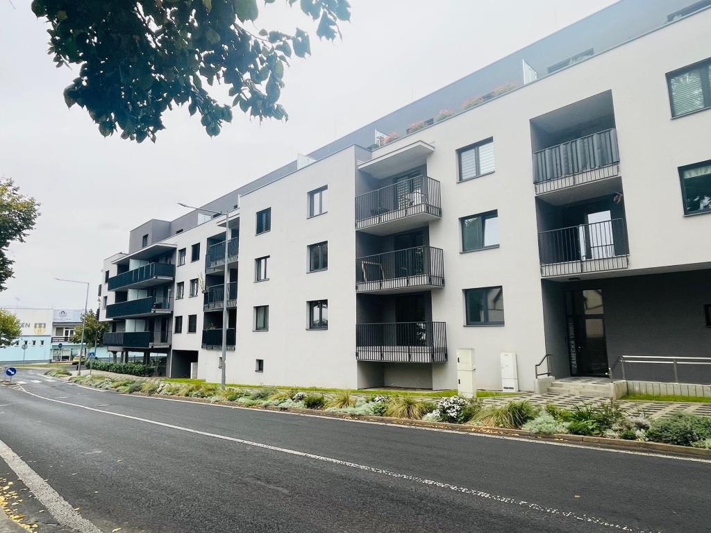 Pronájem bytu 1+kk 60 m2, Lovosice – náhled fotky 12