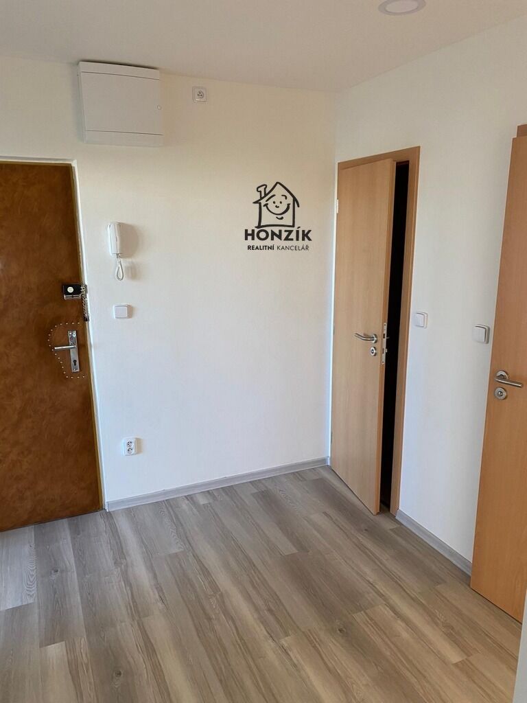 Pronájem bytu 3+kk 61 m2, Praha – náhled fotky 15