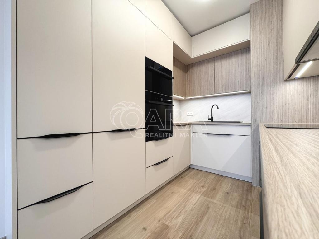 Pronájem bytu 2+kk 53 m2, Praha – náhled fotky 12
