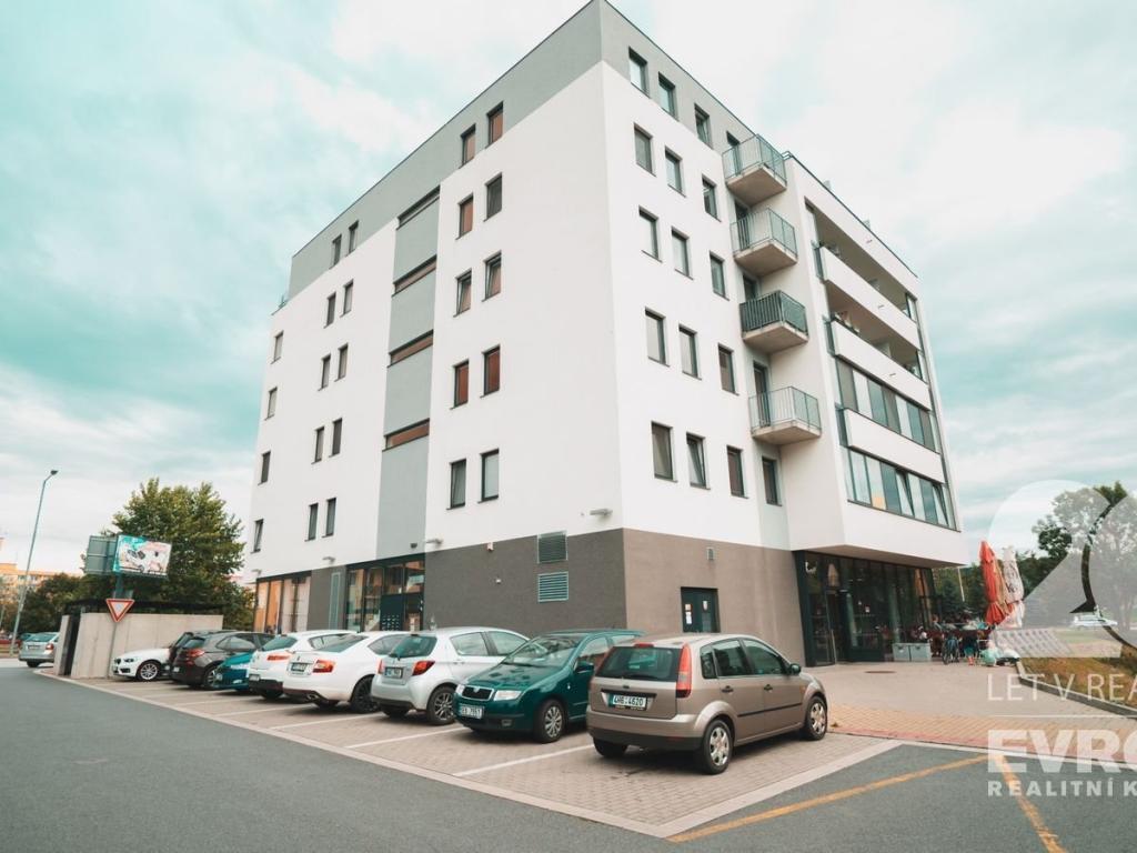 Pronájem 2+kk, Hradec Králové - Ve Stromovce,