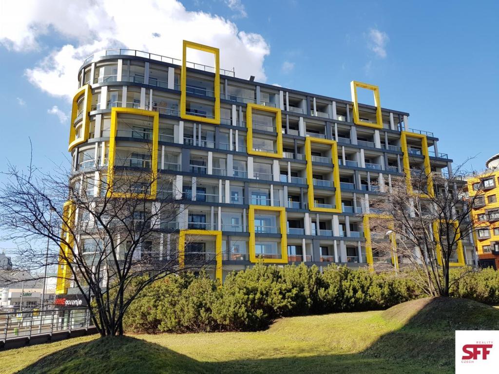 Pronájem bytu 3+kk 87 m2, Praha – náhled fotky 22