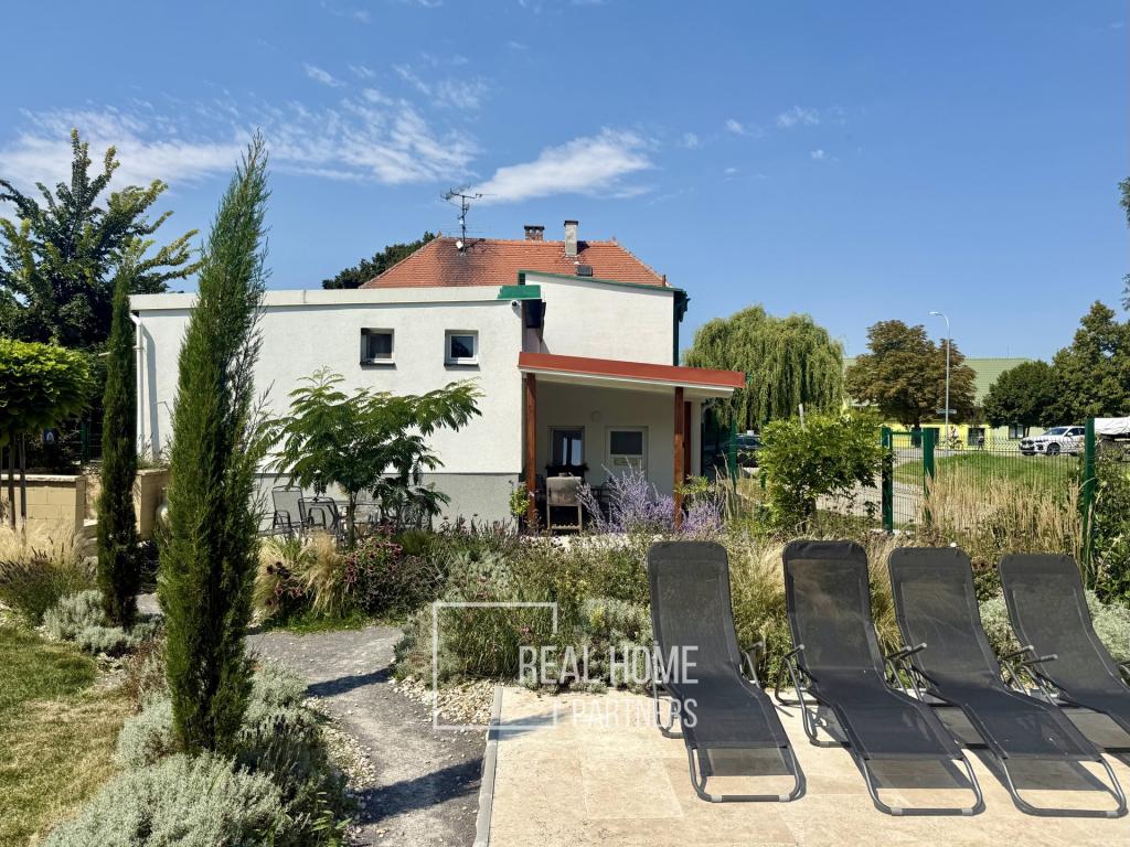 House, 359 m², land 708 m²