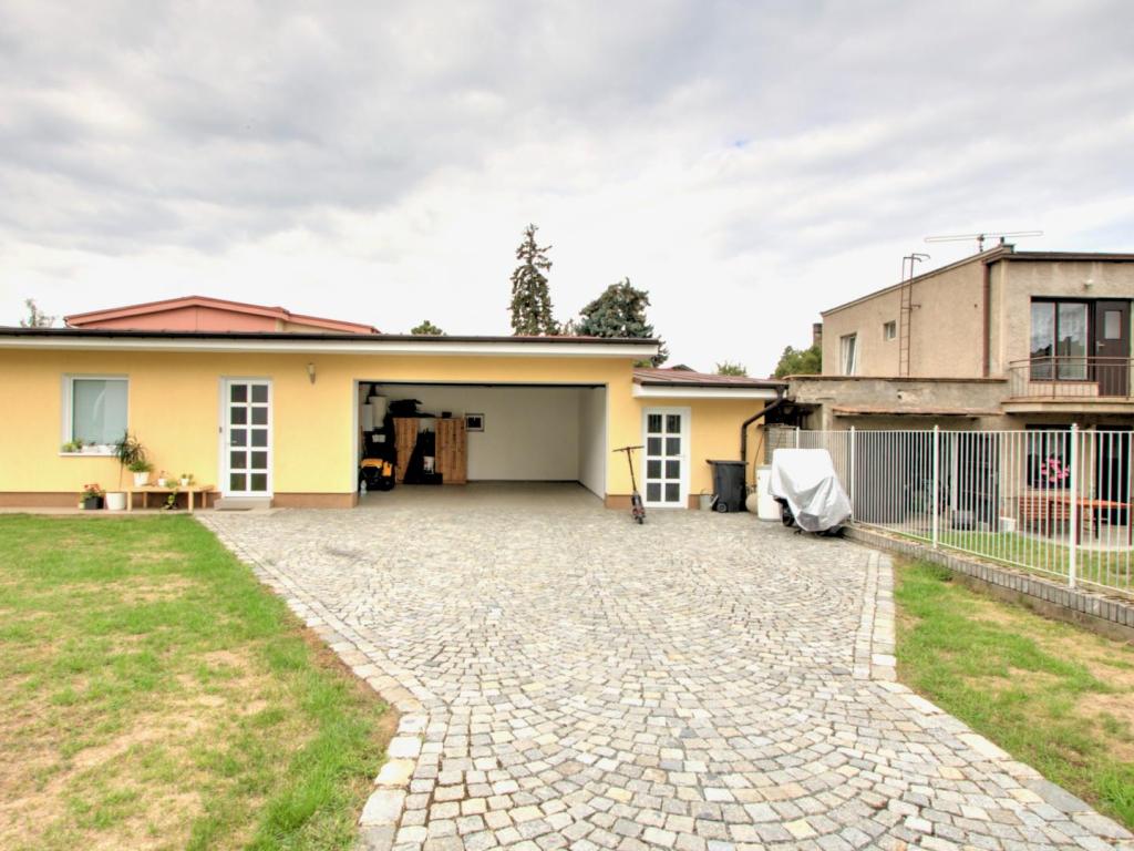 Pronájem bytu 2+kk 70 m2, Dobřichovice – náhled fotky 24