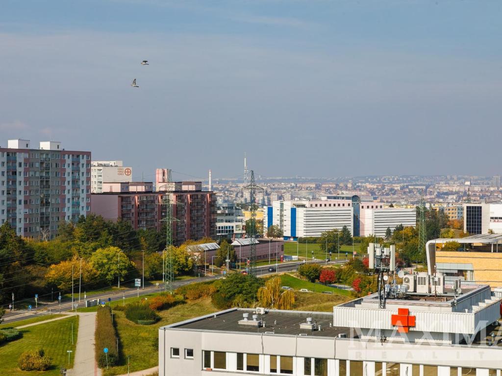 Pronájem bytu 3+kk 67 m2, Praha – náhled fotky 25