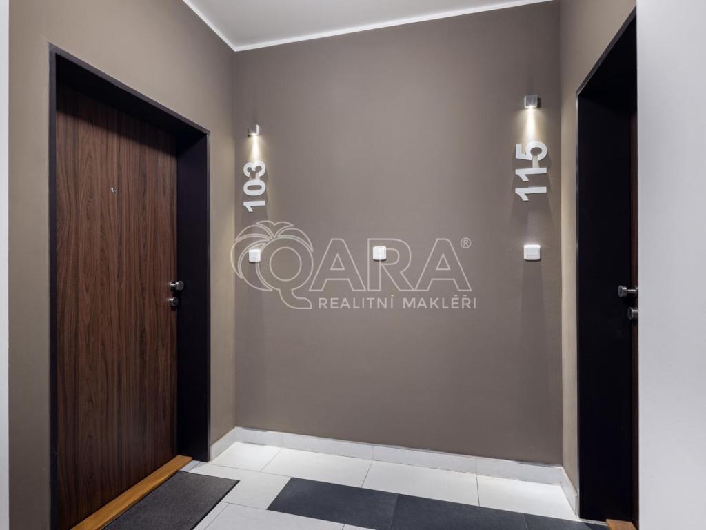 Pronájem bytu 2+kk 67 m2, Praha – náhled fotky 25