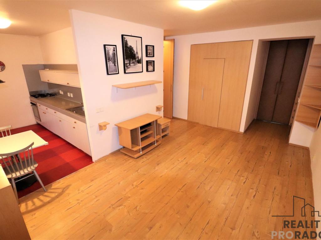 Pronájem bytu 2+1 56 m2