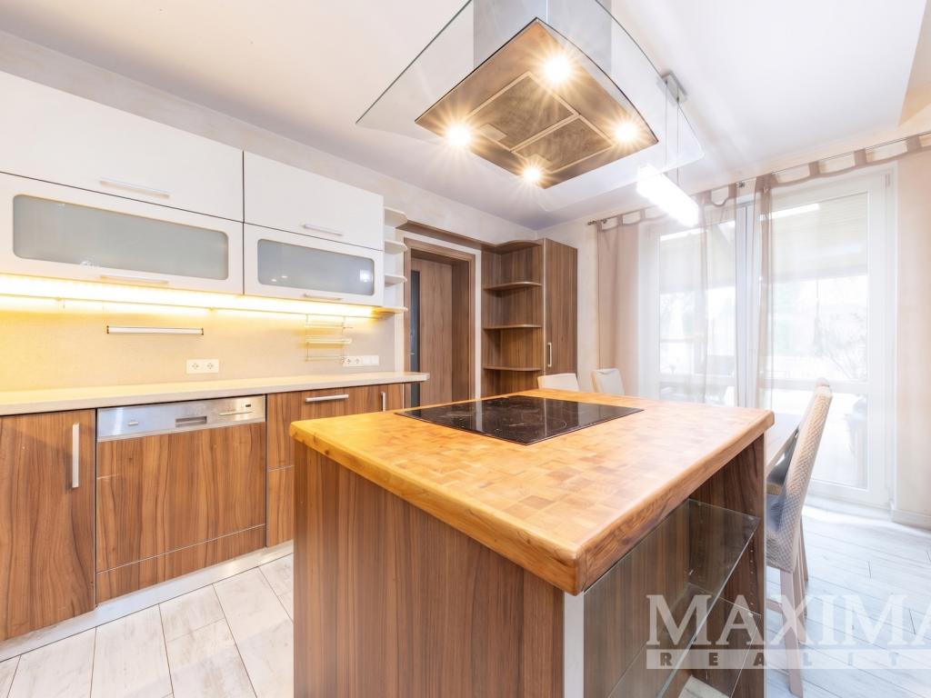 Prodej domu 215 m² – pohled 2