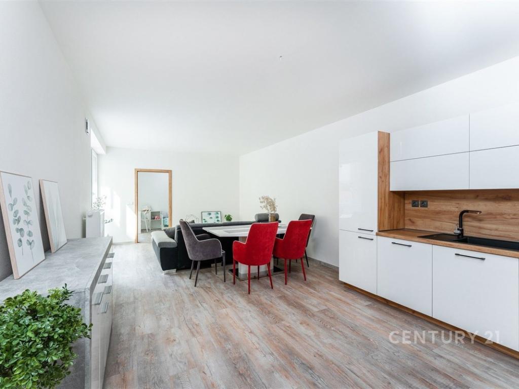 Pronájem bytu 3+kk 100 m2