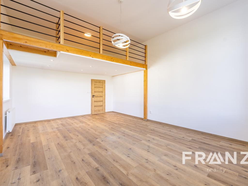 Pronájem bytu 2+kk 60 m2