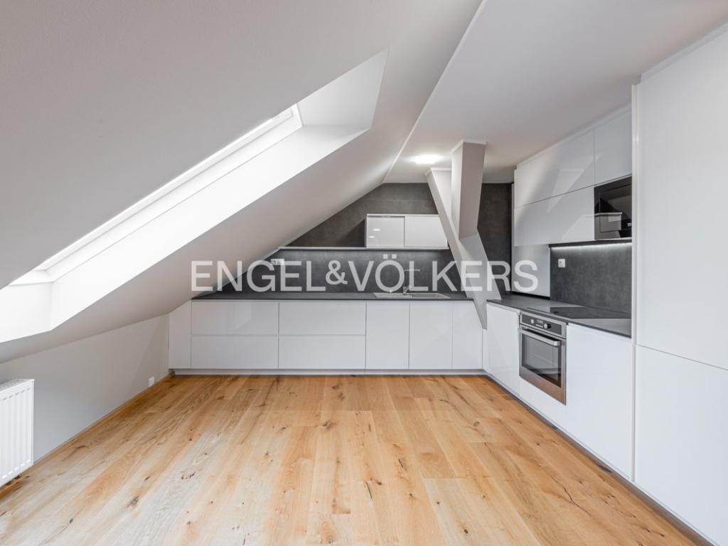 Pronájem bytu 4+kk 135 m2
