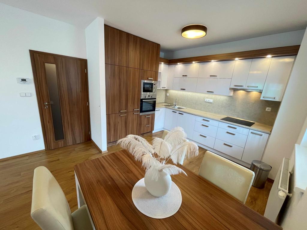 Pronájem bytu 2+kk 62 m2