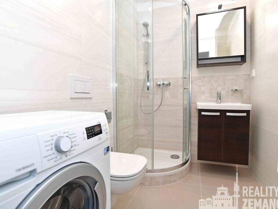 Pronájem bytu 1+kk 30 m2, Praha – náhled fotky 4