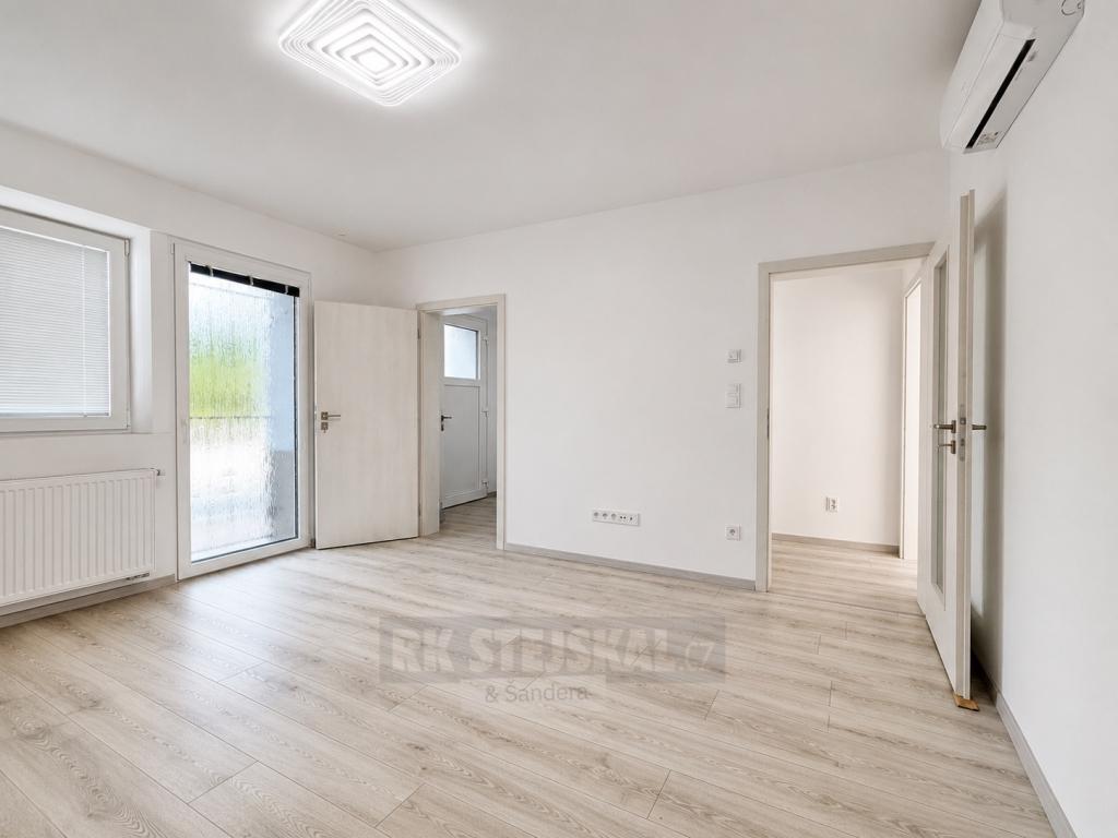 Pronájem bytu 2+1 55 m2