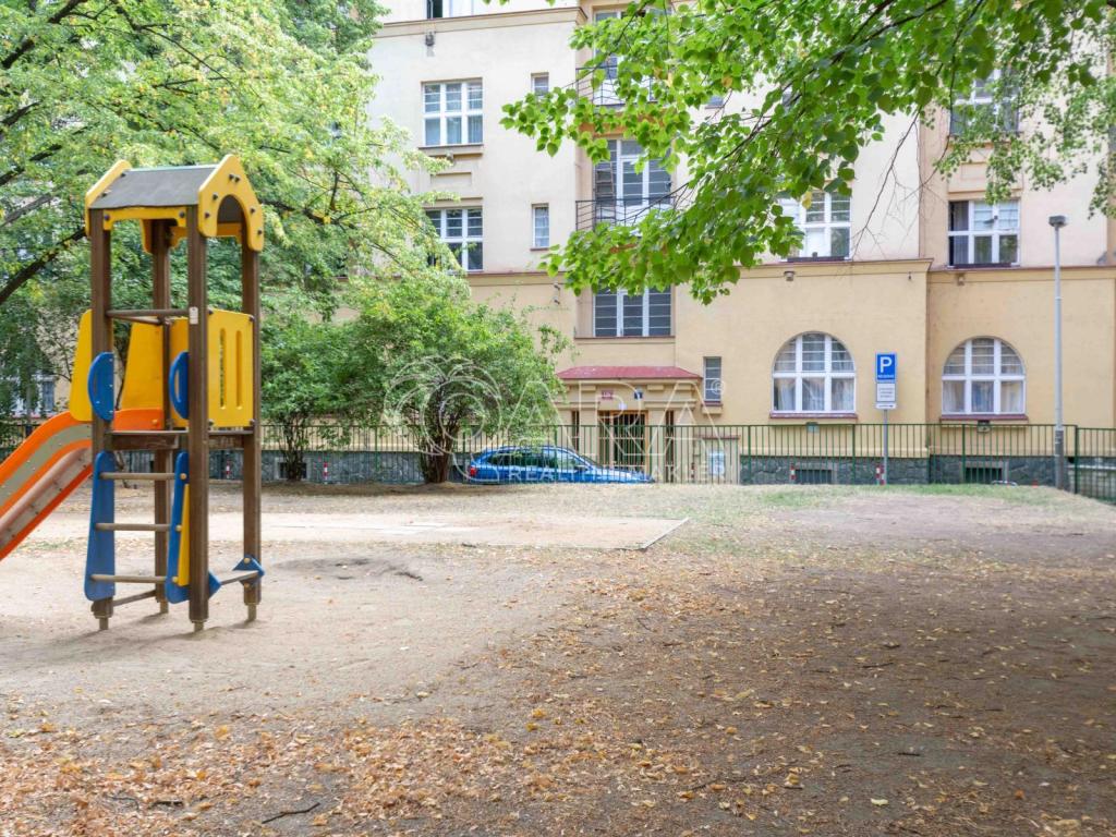 Prodej bytu 2+kk 67 m2, Praha – náhled fotky 18