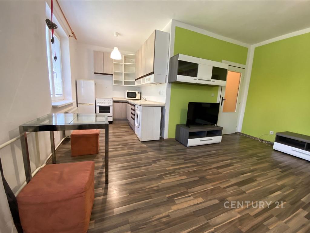 Pronájem bytu 1+kk 34 m2