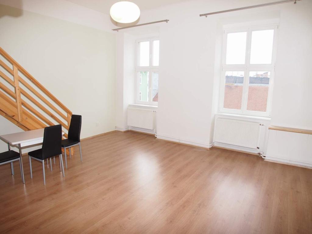 Pronájem bytu 1+kk 50 m² – pohled 6