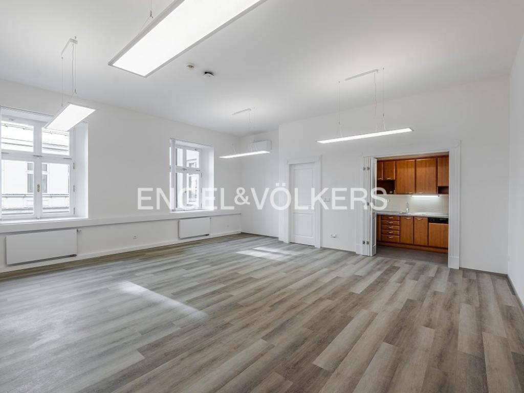 Pronájem bytu 5+1 156 m2