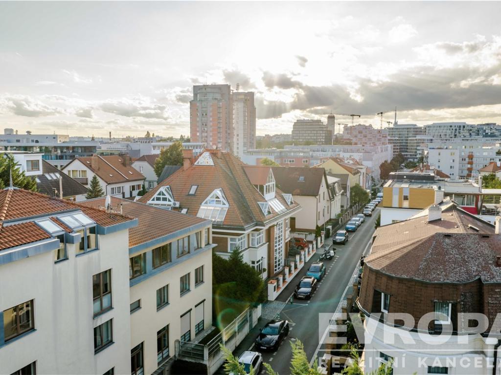 Pronájem bytu 4+kk 113 m2, Praha – náhled fotky 19