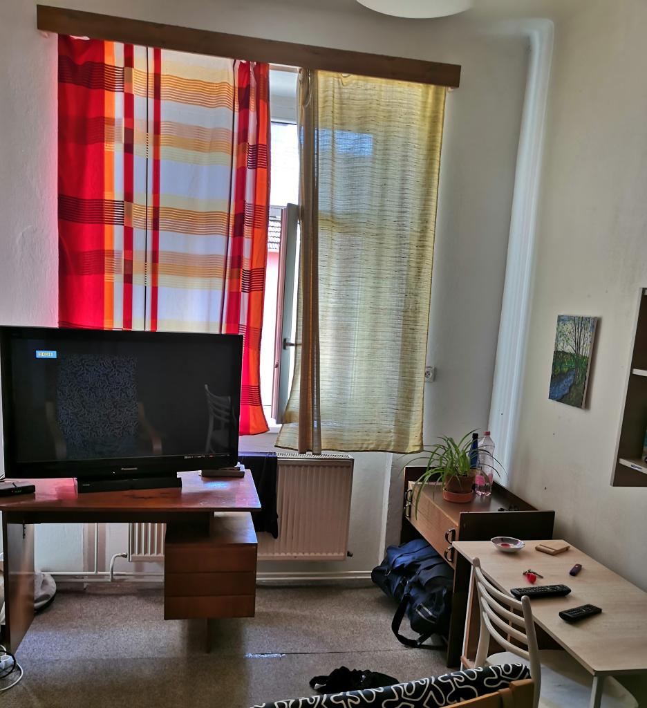 Pronajem bytu celý pokoj 56 m2