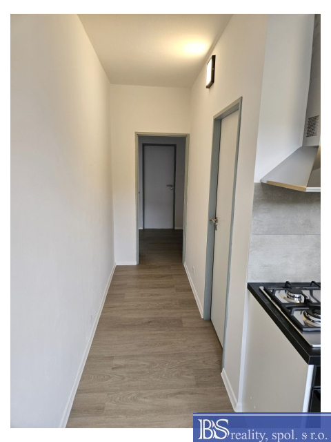Pronájem bytu 2+1 62 m² – pohled 4