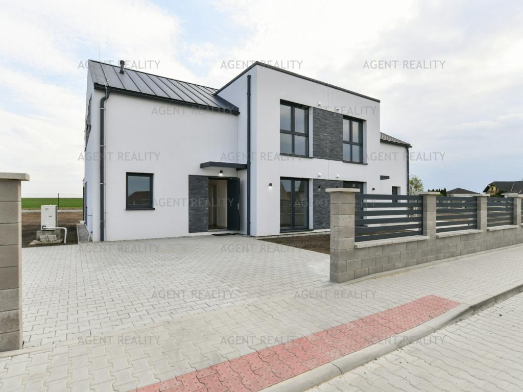 fourRooms, Slaný - Dolín, 12500000 Kč, 156 m2