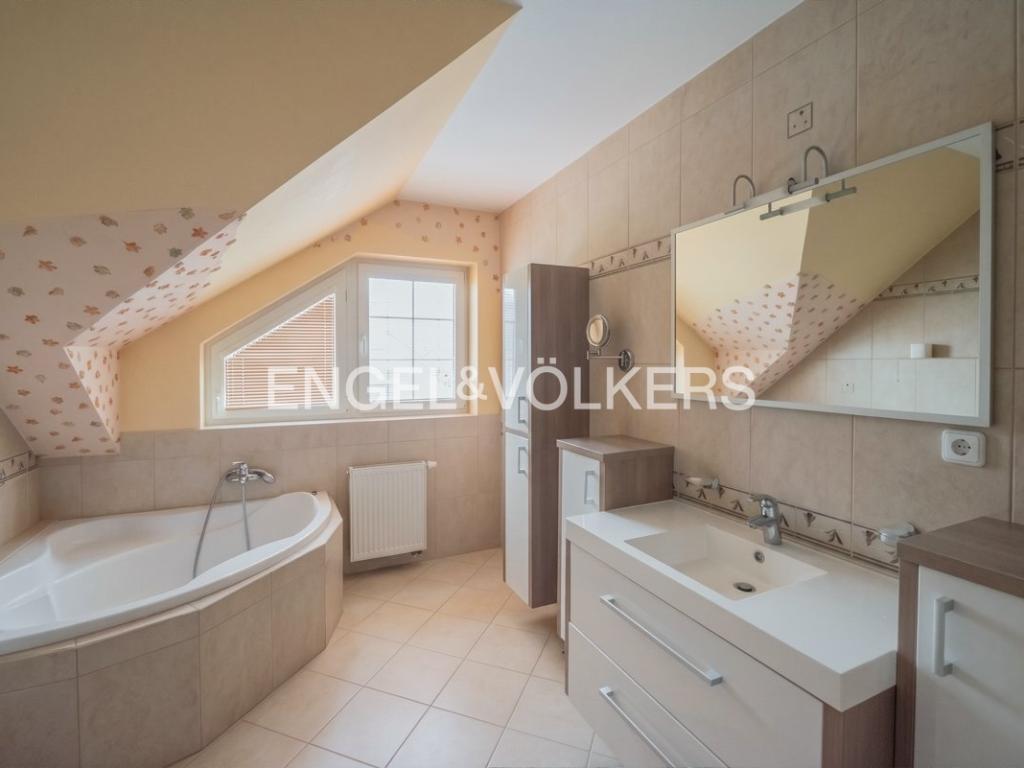 Pronájem domu 150 m2, Praha – náhled fotky 12