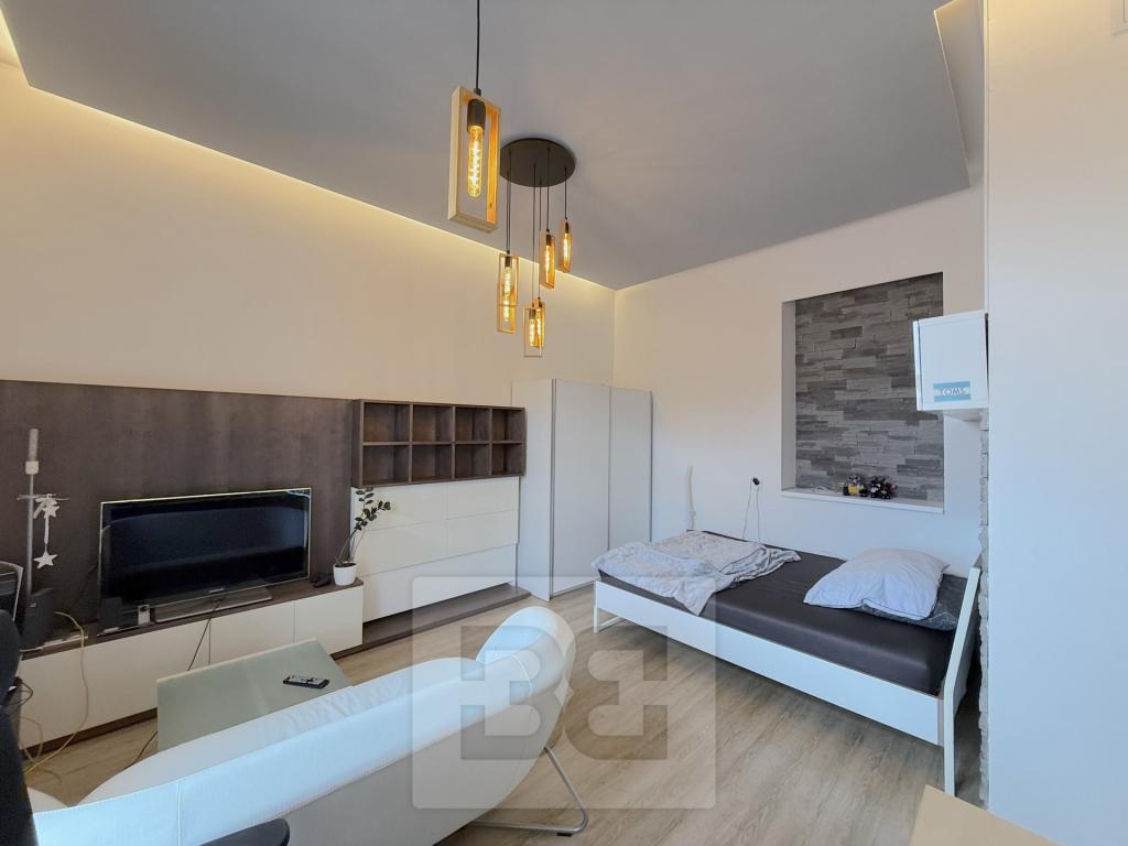 Pronájem bytu 1+1 40 m2