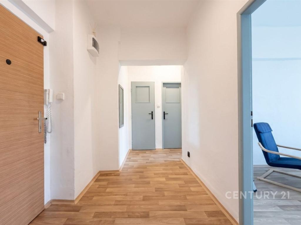 Pronájem bytu 1+1 37 m2