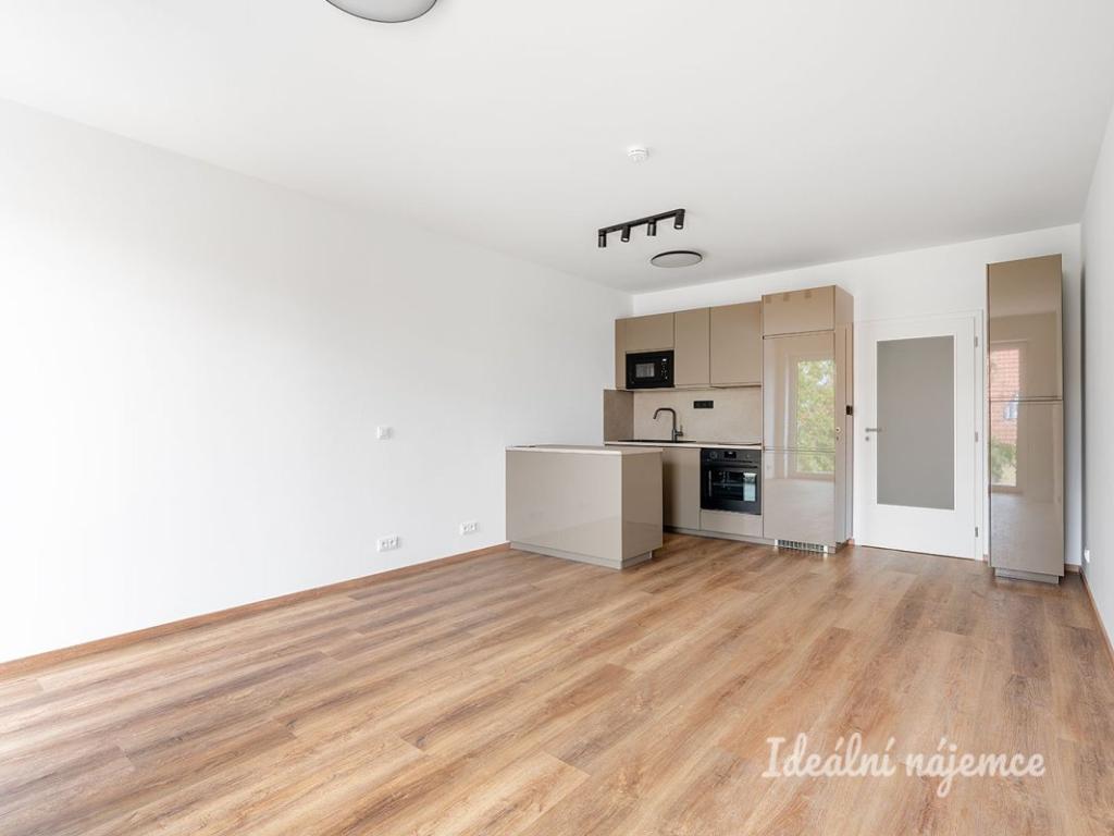 Pronájem bytu 1+kk 36 m2