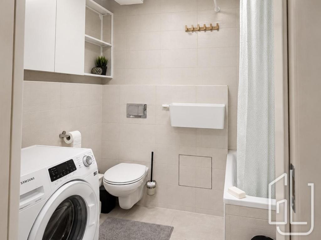 Pronájem bytu 1+kk 32 m2, Praha – náhled fotky 8